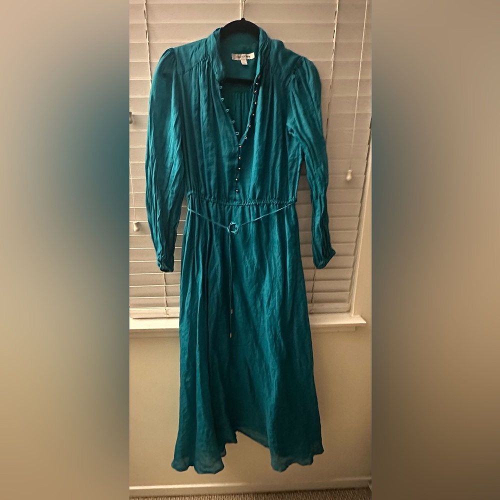 Forever New
Gwen Button Up Midi Dress - Picture 2 of 5